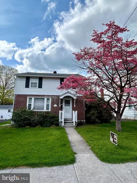 707 W Oak St, Palmyra, PA 17078