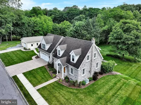 104 E High St, Annville, PA 17003