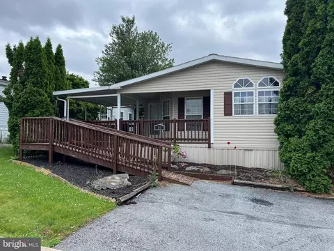 10 Elizabeth Ave #10, Lebanon, PA 17042