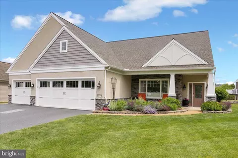 1026 Grant Cir, Lebanon, PA 17042
