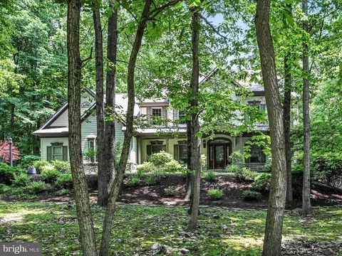 124 Iron Valley Dr, Lebanon, PA 17042