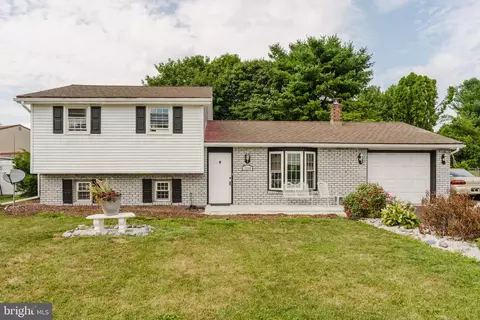 1310 Birch Rd, Lebanon, PA 17042