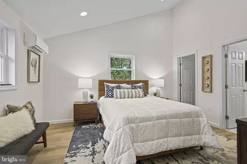 975 E Pine St, Palmyra, PA 17078 photo 9