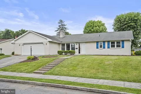 975 E Pine St, Palmyra, PA 17078 photo 40