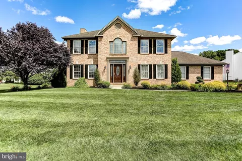 35 Millstone Dr, Palmyra, PA 17078