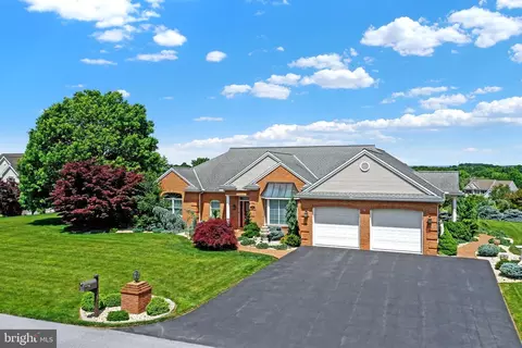 1007 Glenwood Ln, Lebanon, PA 17042