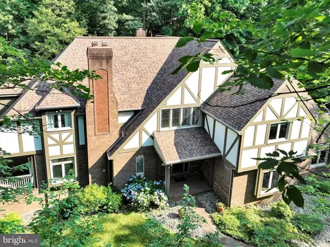 1261 Ash Ln, Lebanon, PA 17042