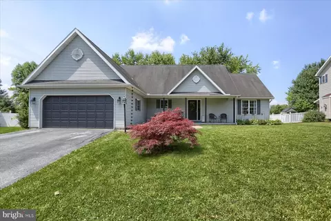 123 Macintosh Dr, Palmyra, PA 17078