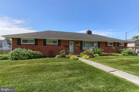 2340 Lehman St, Lebanon, PA 17046