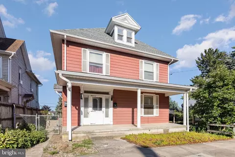 537 N Railroad St, Palmyra, PA 17078