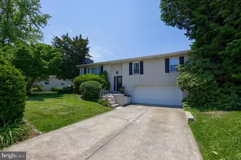 1037 King St, Palmyra, PA 17078