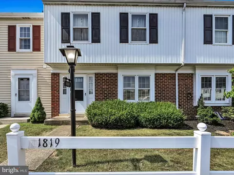 1819 Carlton Dr, Lebanon, PA 17042