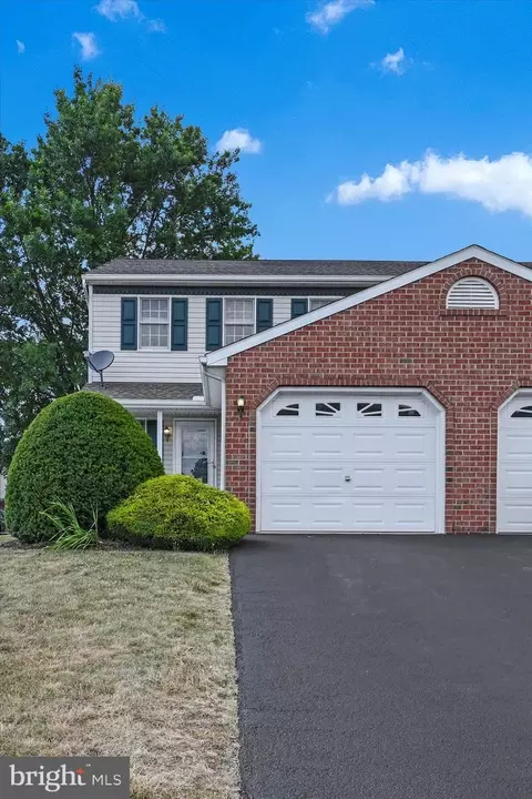 2097 Greystone Dr, Lebanon, PA 17042