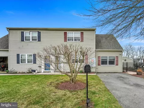 226 S Center St, Cleona, PA 17042