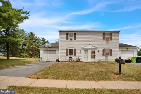 39 Dogwood Ln, Cleona, PA 17042