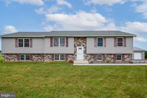 944 Frystown Rd, Fredericksburg, PA 17026