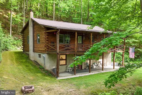 431 Rod And Gun Rd, Newmanstown, PA 17073