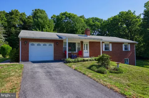 75 Horseshoe Blvd, Annville, PA 17003