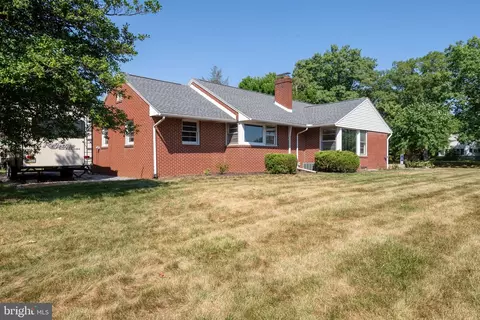303 S Forge Rd, Palmyra, PA 17078