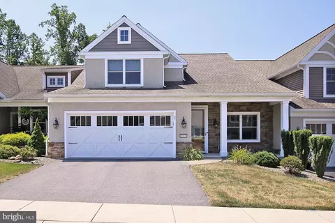1018 Villa Dr, Lebanon, PA 17042