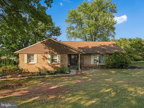 249 Lyndel Dr, Palmyra, PA 17078
