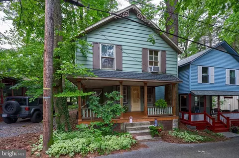 306 6th St, Mount Gretna, PA 17064