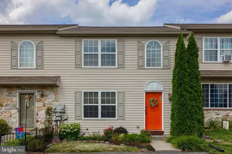 329 Pamela Ln, Lebanon, PA 17042