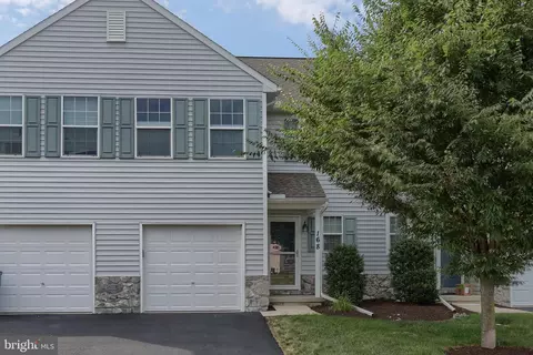 168 N Village Cir, Palmyra, PA 17078
