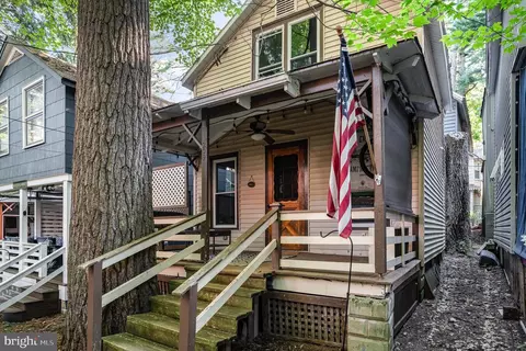 209 7th St, Mount Gretna, PA 17064