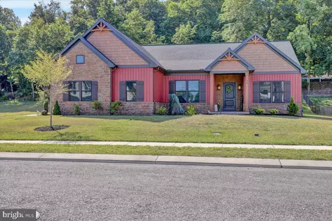 156 Forge Dr, Lebanon, PA 17042