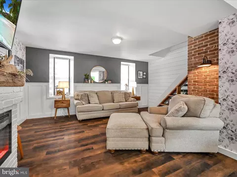 Living - 323 Boyd St, Lebanon, PA 17042 photo 1 of 1