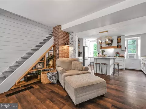 Entry Way - 323 Boyd St, Lebanon, PA 17042 photo 1 of 1