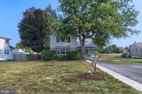 41 W Market St, Palmyra, PA 17078