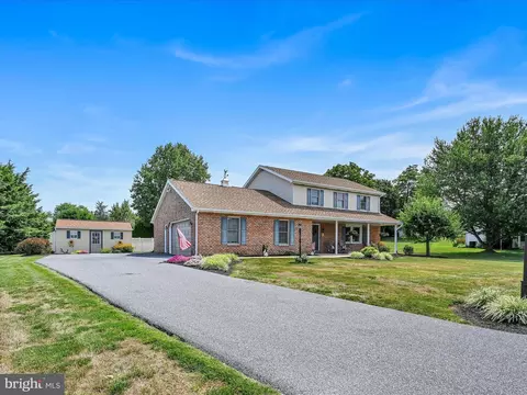 180 Norway Ln, Lebanon, PA 17042