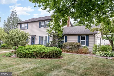 802 Buttonwood St, Palmyra, PA 17078