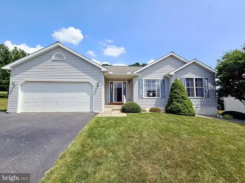 41 Ladybug Ln, Myerstown, PA 17067