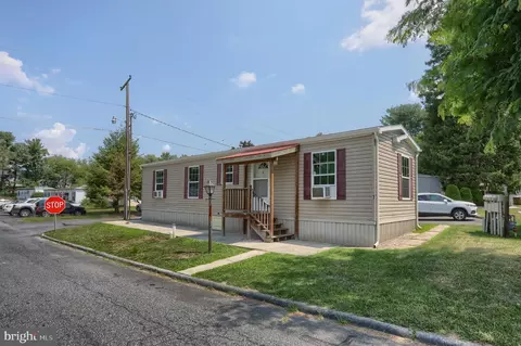 7 David Dr, Lebanon, PA 17046