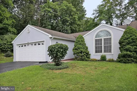 610 Huckleberry Ln, Lebanon, PA 17046