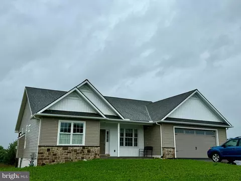 129 Dream Dr, Lebanon, PA 17046