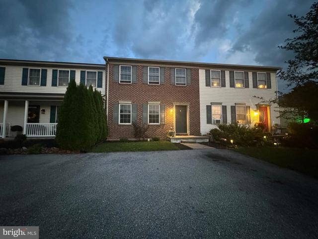 10 Claires Way, Fredericksburg, PA 17026