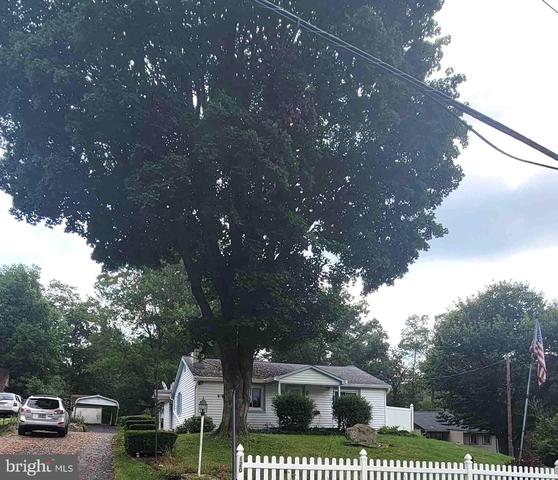 120 2nd St, Fredericksburg, PA 17026