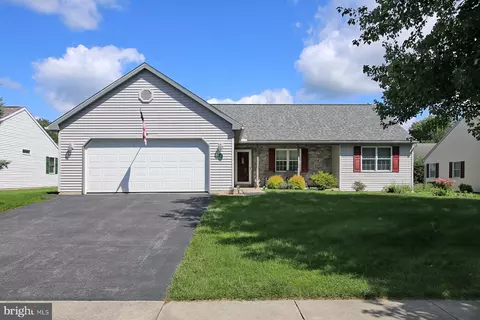 7 Scenic Dr, Myerstown, PA 17067