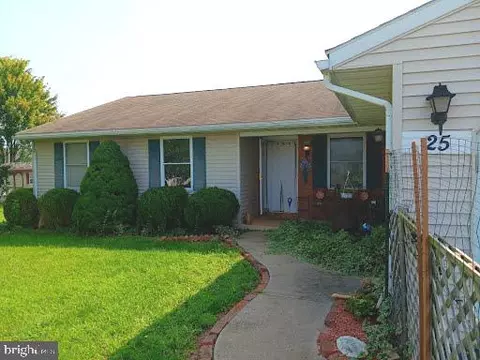 25 Cottage Ln, Newmanstown, PA 17073