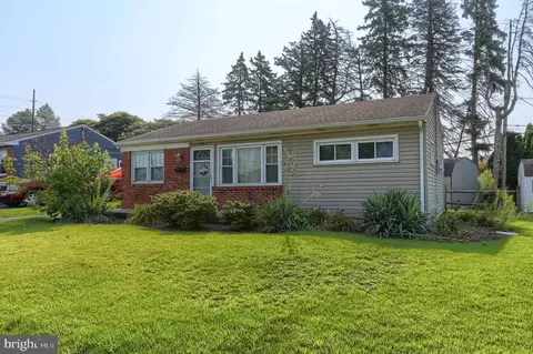 476 E Pershing Ave, Lebanon, PA 17042
