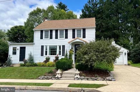 103 E High St, Annville, PA 17003