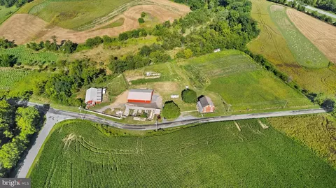 34 Homestead Rd, Grantville, PA 17028