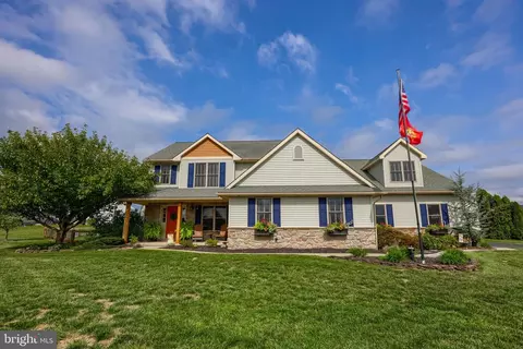 29 Tree Line Ave, Fredericksburg, PA 17026