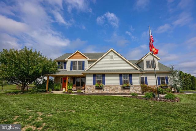 29 Tree Line Ave, Fredericksburg, PA 17026