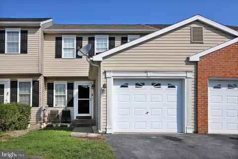 123 Lighthouse Dr, Jonestown, PA 17038