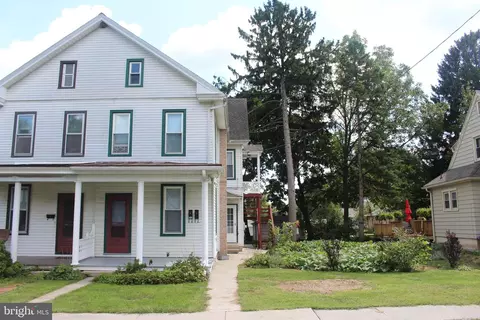 638 E Maple St, Annville, PA 17003